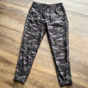 Athleta Farallon Pant Camo 6
